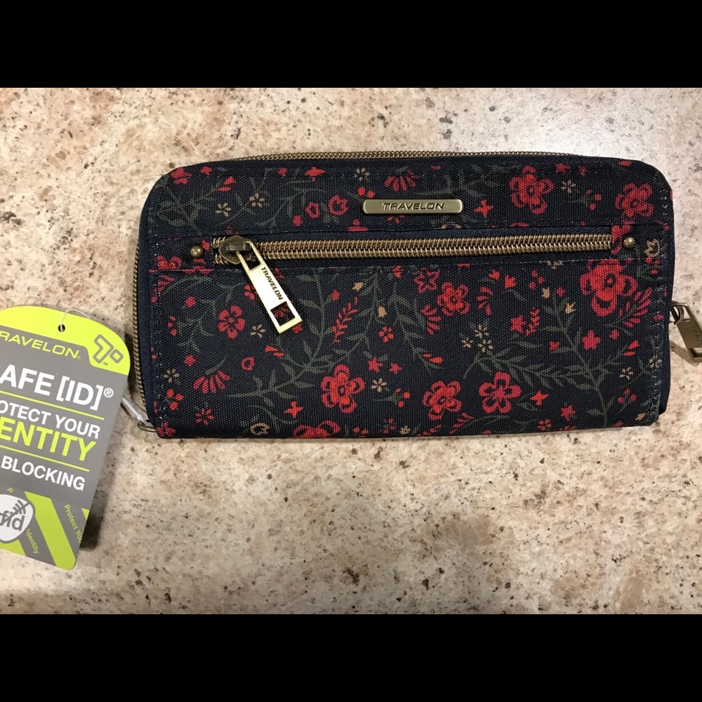 Travelon Wallet